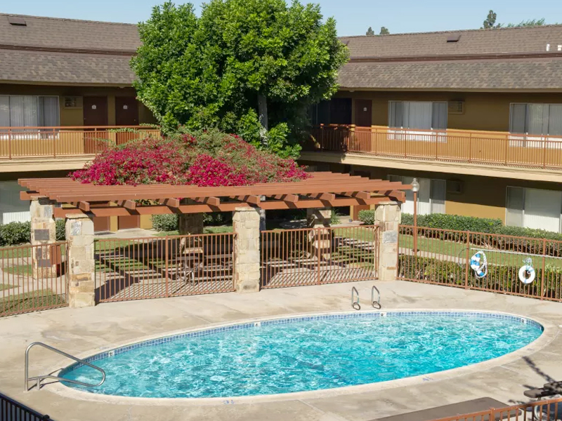 Apartments Tustin