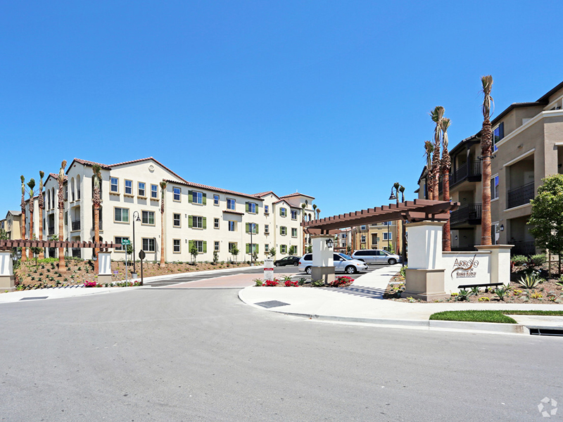 Apartments Lake Forest